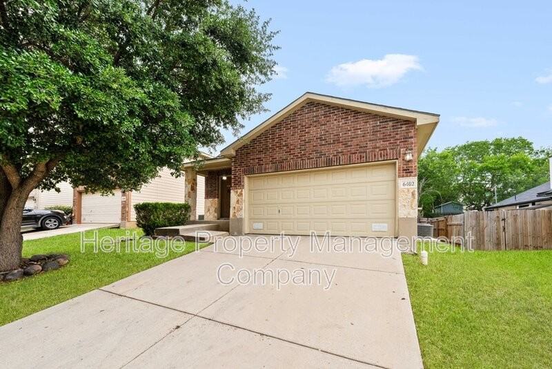 6402 Candleview Ct - Photo 2 of 32