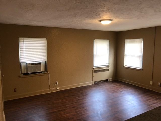 1421 SE 2nd St. - Photo 2 of 12