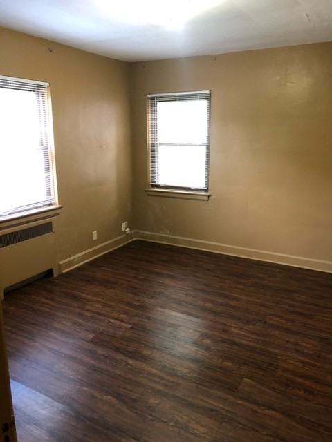 1421 SE 2nd St. - Photo 3 of 12