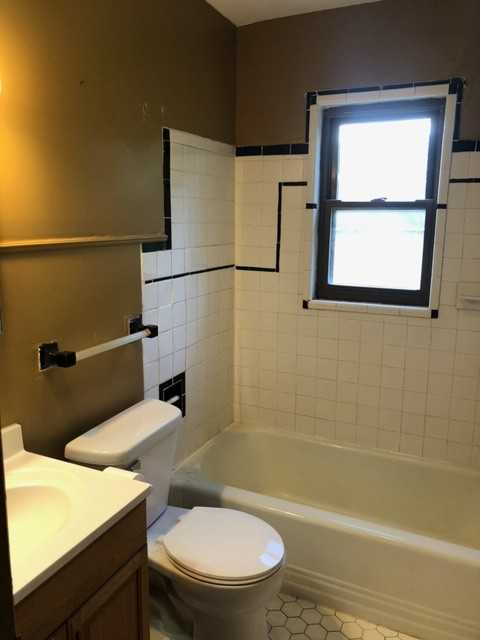 1421 SE 2nd St. - Photo 4 of 12