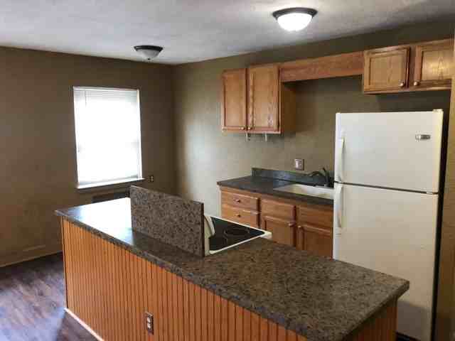 1421 SE 2nd St. - Photo 5 of 12