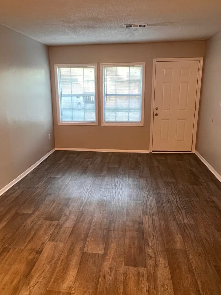 139 39th Street East - Photo 5 of 13