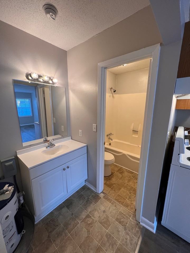 139 39th Street East - Photo 6 of 13