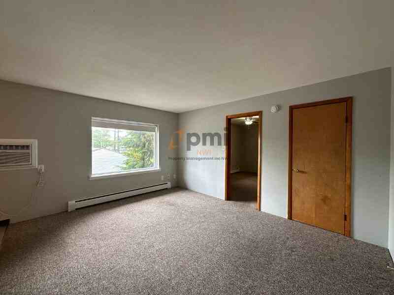 660 N Hobart Rd #5 - Photo 6 of 15