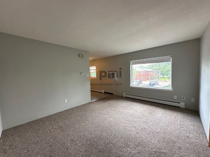 660 N Hobart Rd #5 - Photo 7 of 15