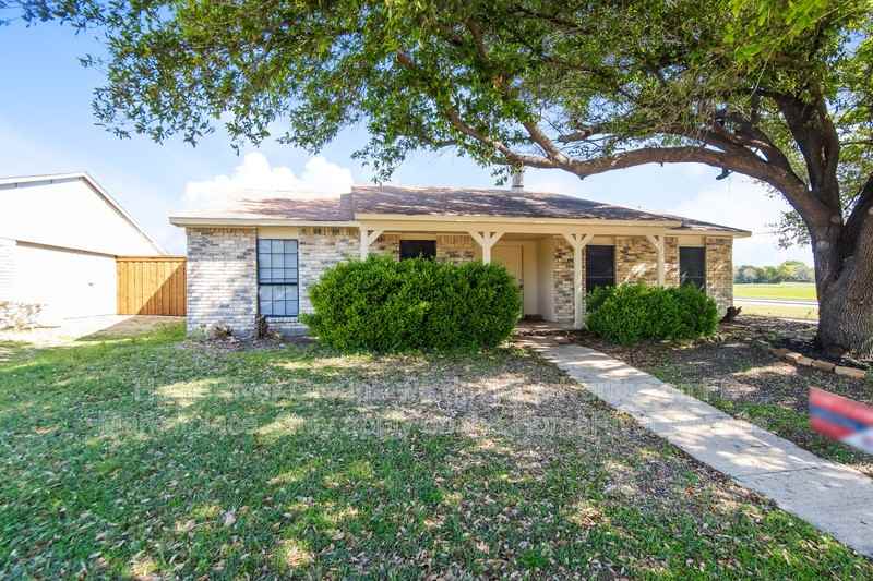 7009 Emory Oak Ln - Photo 2 of 19