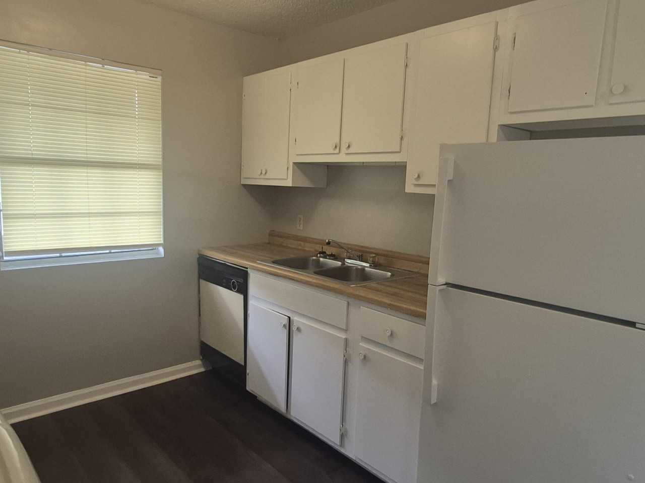 2710 South Taft Street - Photo 3 of 36