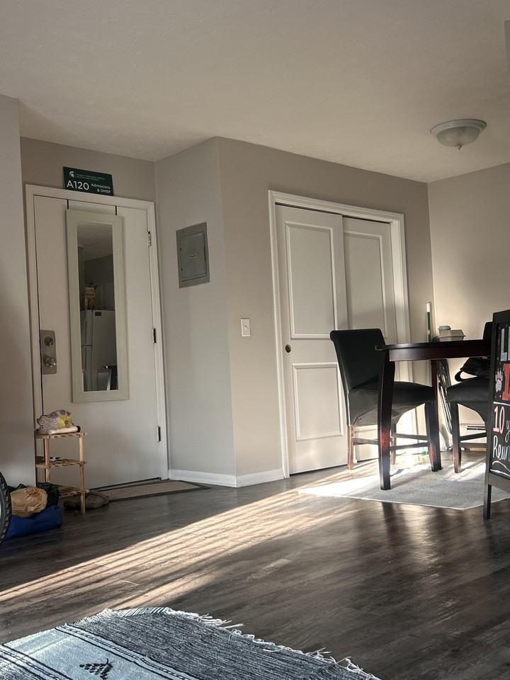 905 Coolidge Road - Photo 3 of 9