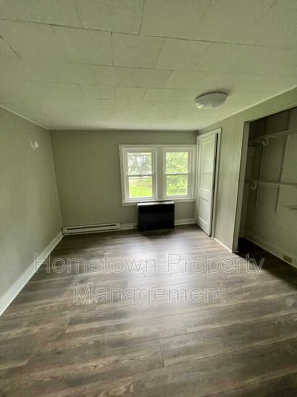 237 E Garfield St #1stFL - Photo 2 of 10