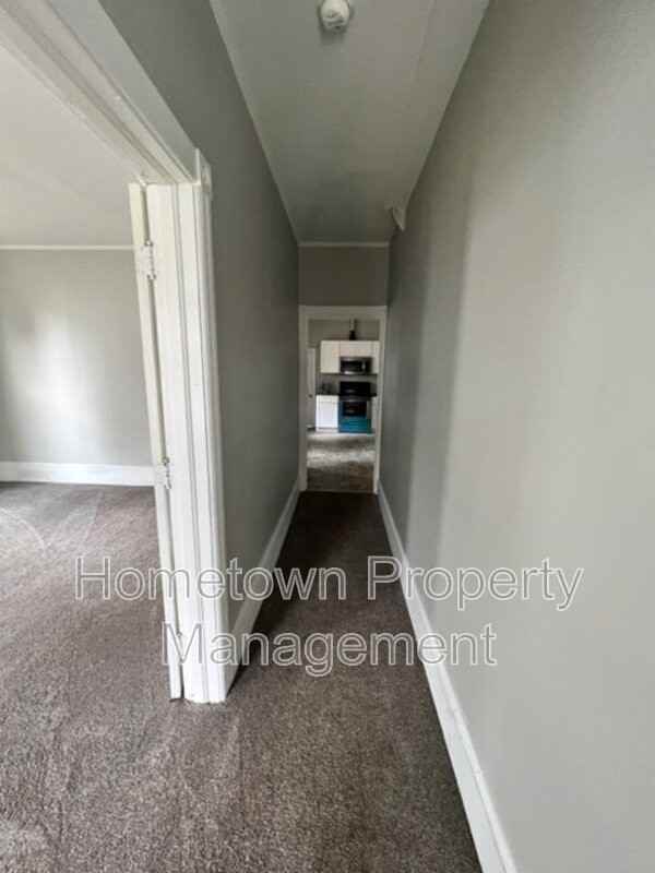 237 E Garfield St #1stFL - Photo 6 of 10