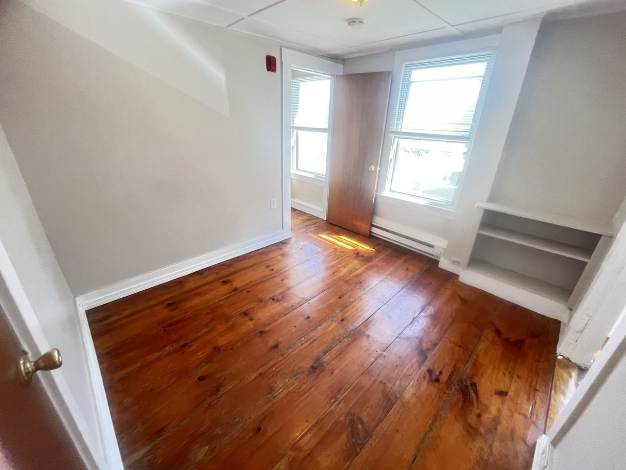 347 Main Street - Photo 4 of 11
