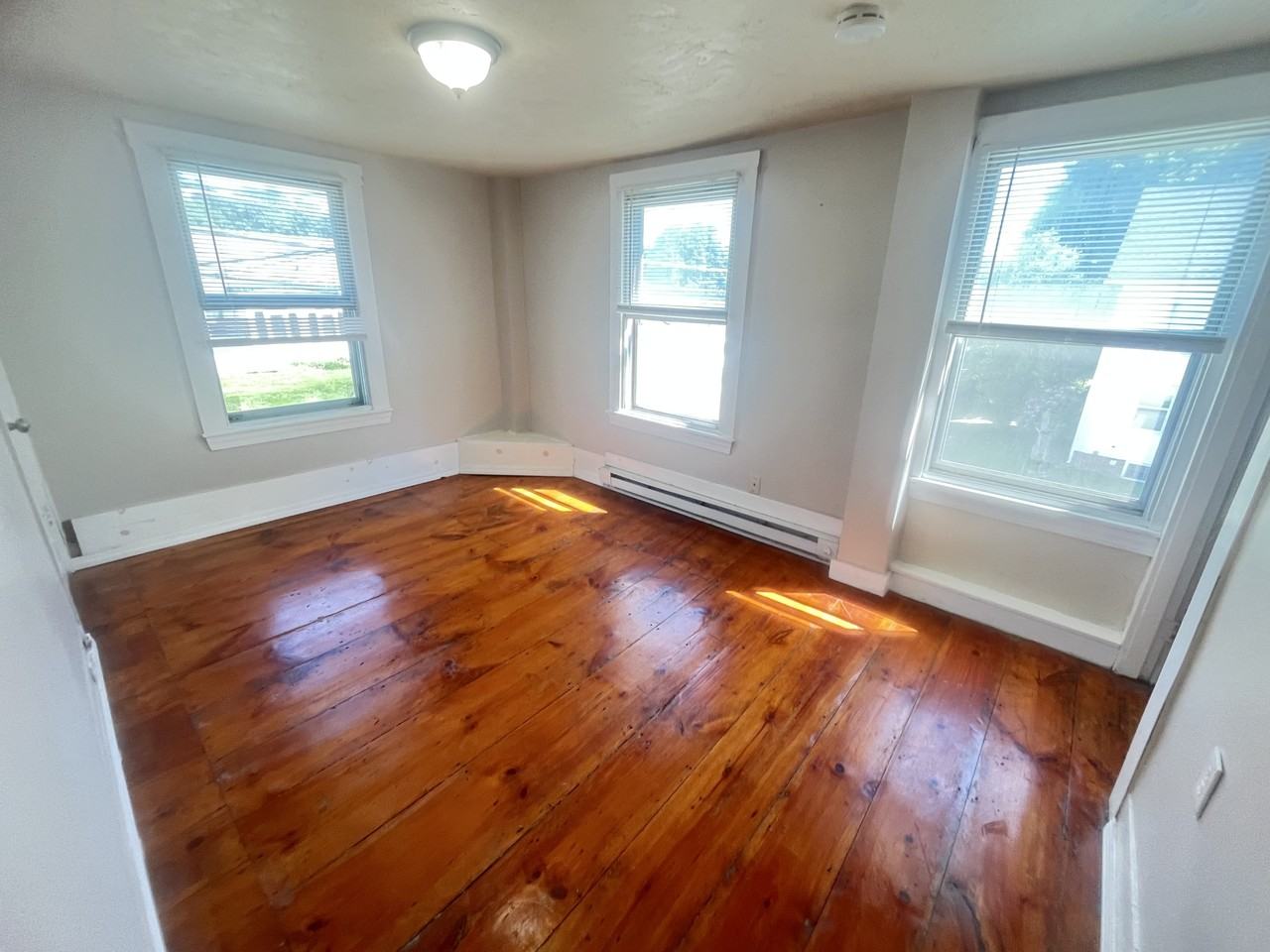 347 Main Street - Photo 5 of 11