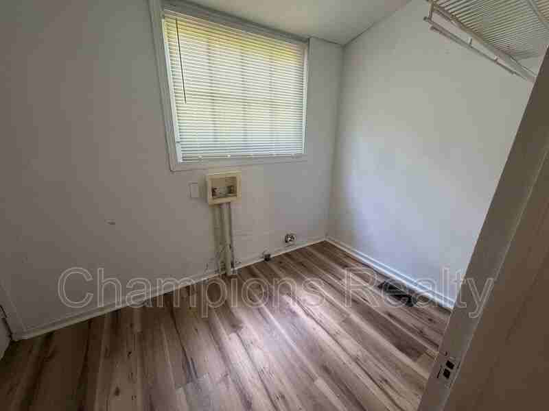 1509 11th Ave - Photo 4 of 7