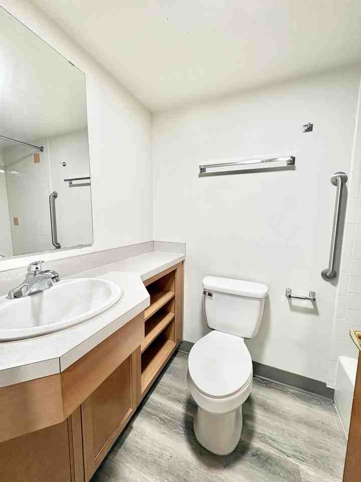 Poplars Apartments - Photo 4 of 16