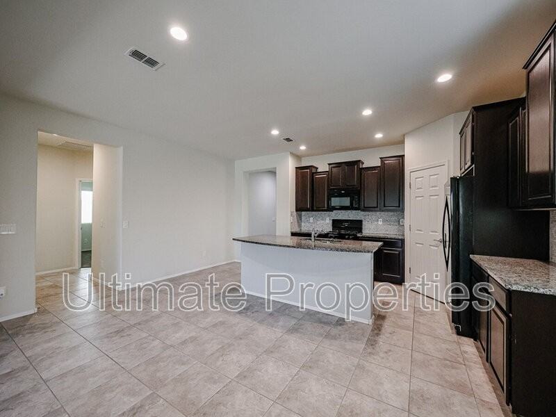 17777 W Maya Way - Photo 5 of 20