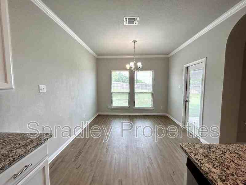 6114 Wheaton - Photo 4 of 14