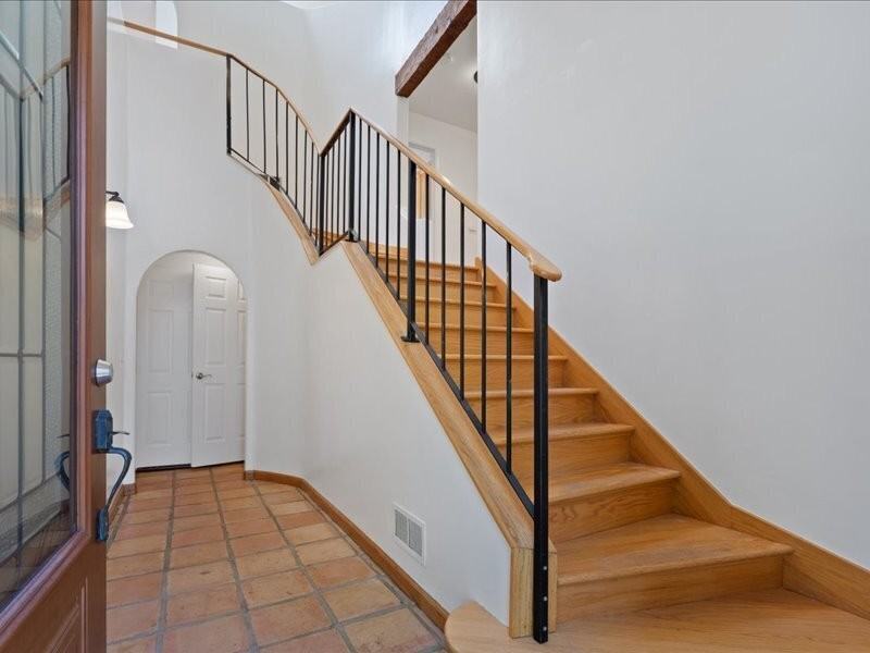 930 Valley View Dr - Photo 3 of 30