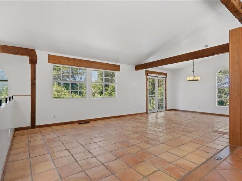 930 Valley View Dr - Photo 4 of 30