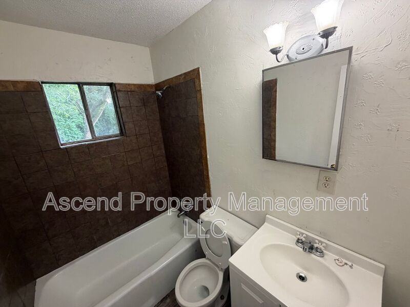 1206 Sholar Ave #A - Photo 5 of 10
