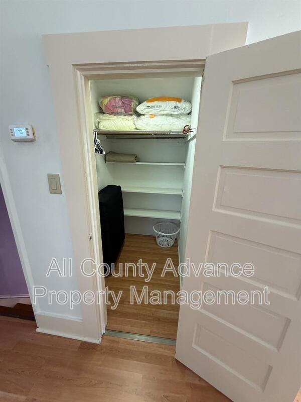 912 Pine St - Photo 6 of 15