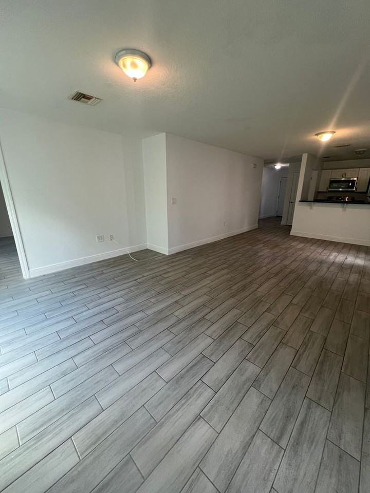 4919 Steyr St - Photo 7 of 17