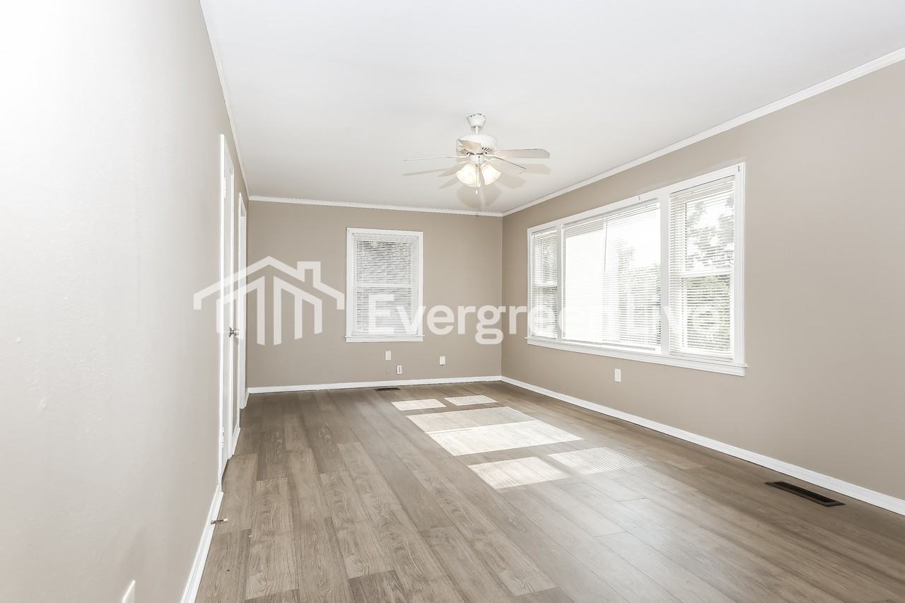 4612 Augusta St - Photo 3 of 15