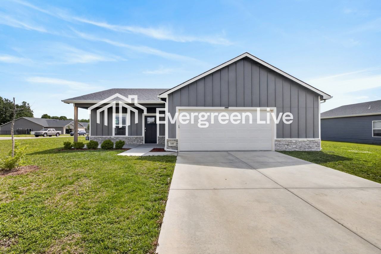 141 E Burlington Dr