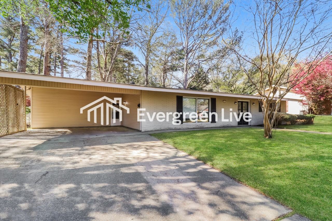 955 Briarwood Dr - Photo 2 of 15