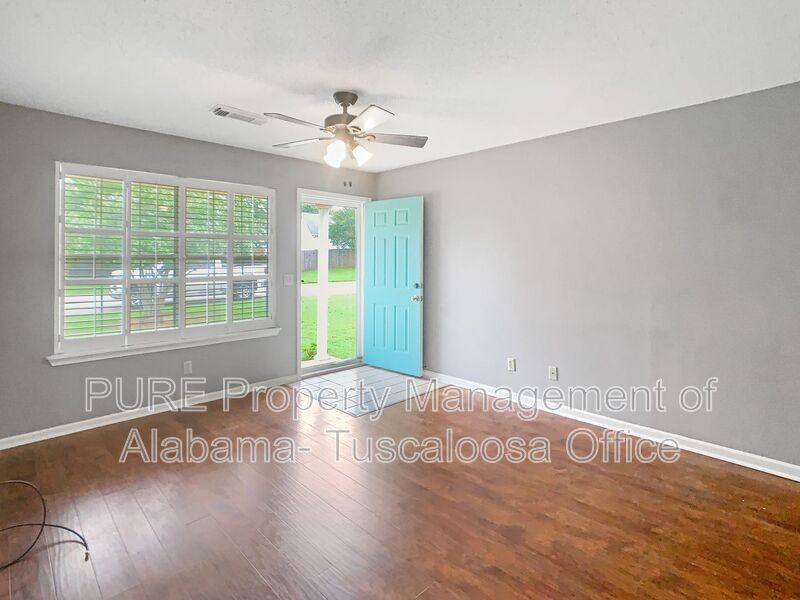 2751 Meadowlark Ln - Photo 3 of 16