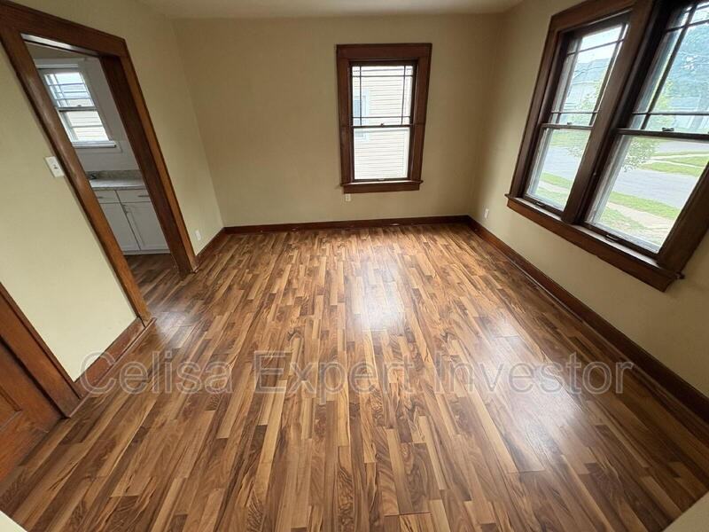 644 Greenlawn Ave - Photo 4 of 10