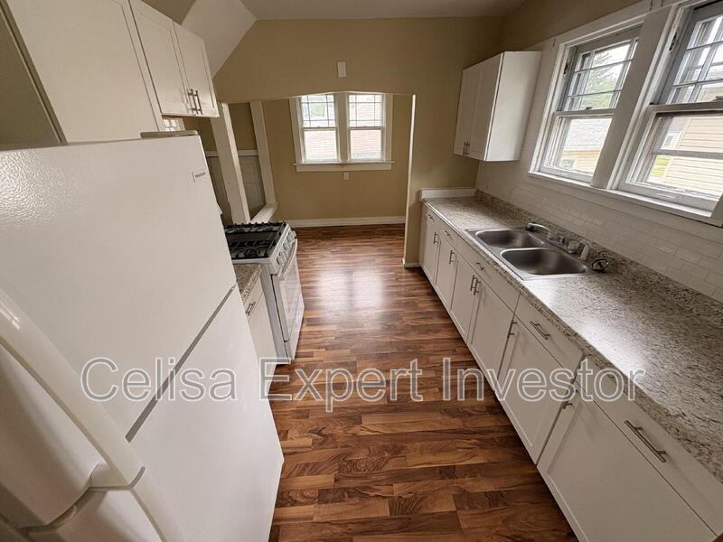 644 Greenlawn Ave - Photo 5 of 10
