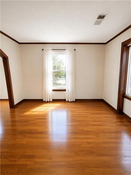 120 Jenks St - Photo 4 of 13