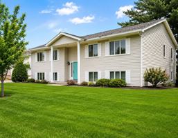 featured image of 642 S 44th Ave
