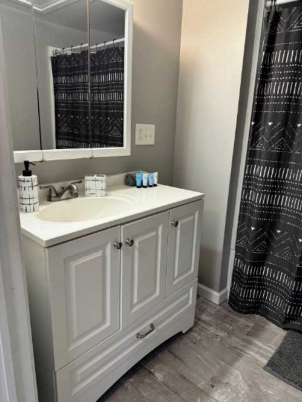 105 E Hamilton St - Photo 5 of 12