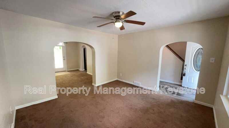 303 Lexington Ct - Photo 3 of 23