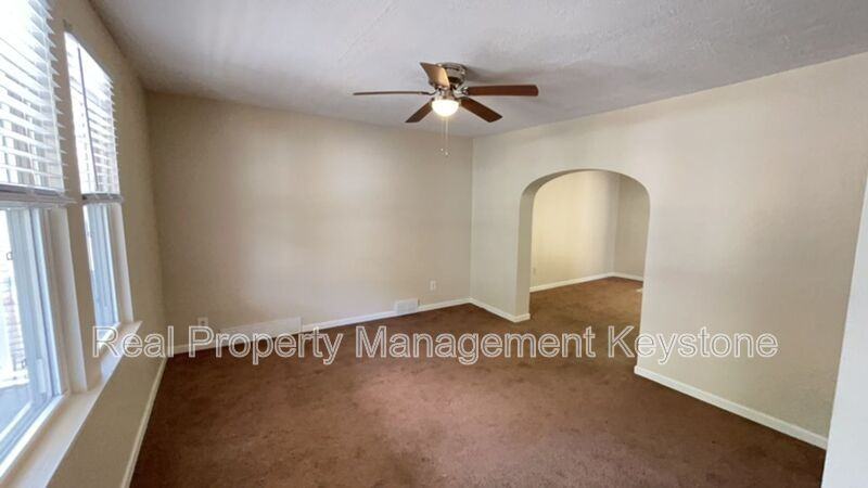 303 Lexington Ct - Photo 4 of 23