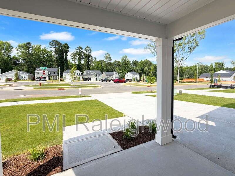 600 Westford Dr - Photo 4 of 37
