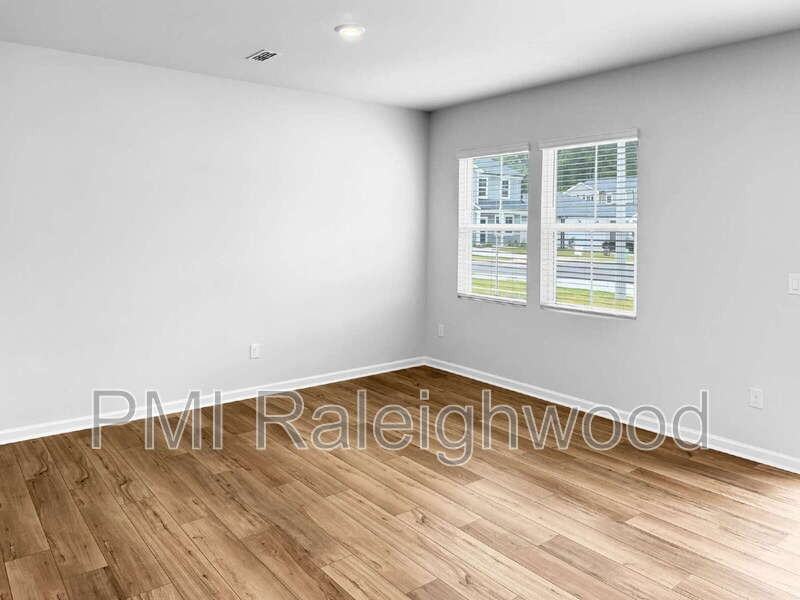 600 Westford Dr - Photo 5 of 37
