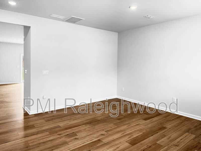 600 Westford Dr - Photo 7 of 37