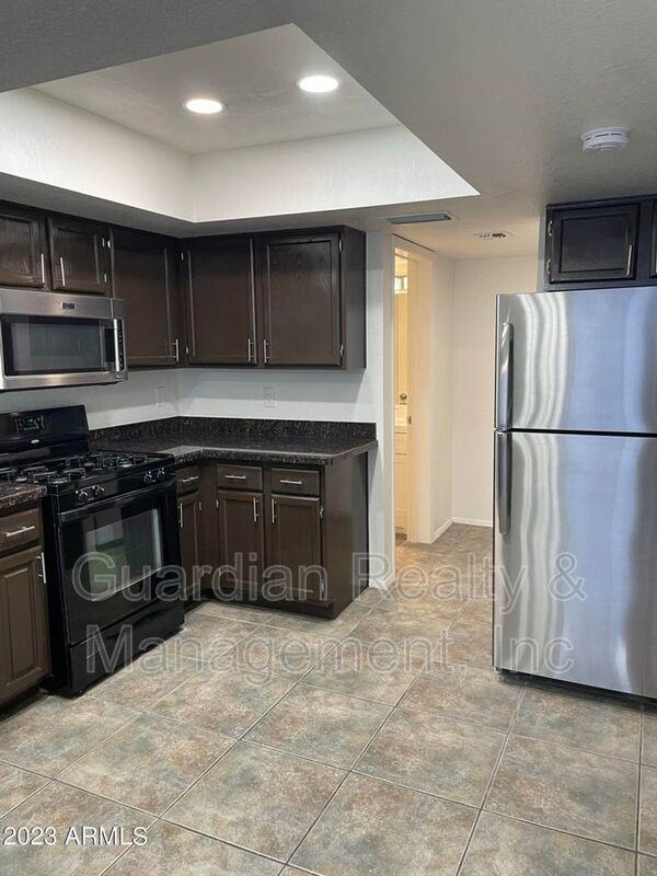 4365 S Potter Dr - Photo 5 of 17