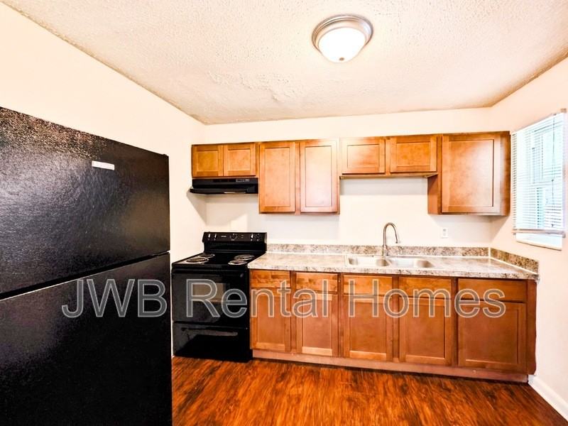 4935 Portsmouth Ave - Photo 2 of 11