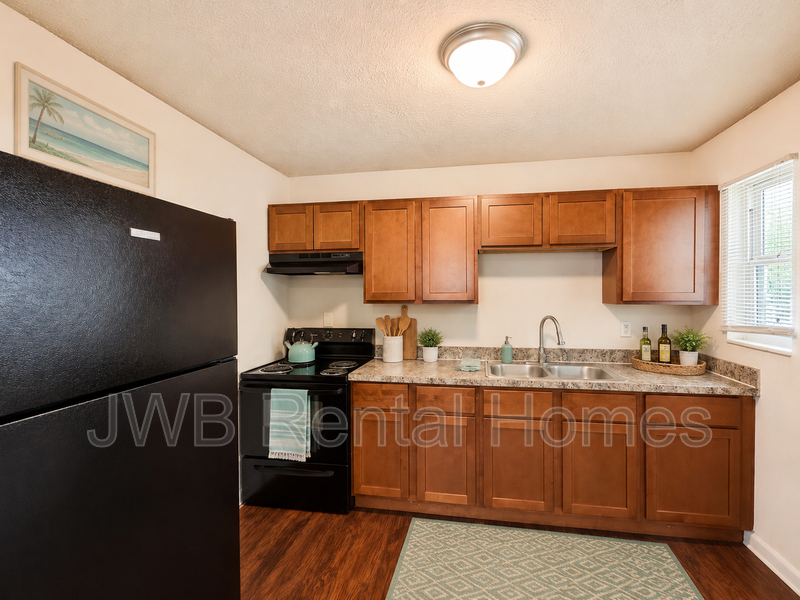 4935 Portsmouth Ave - Photo 3 of 11