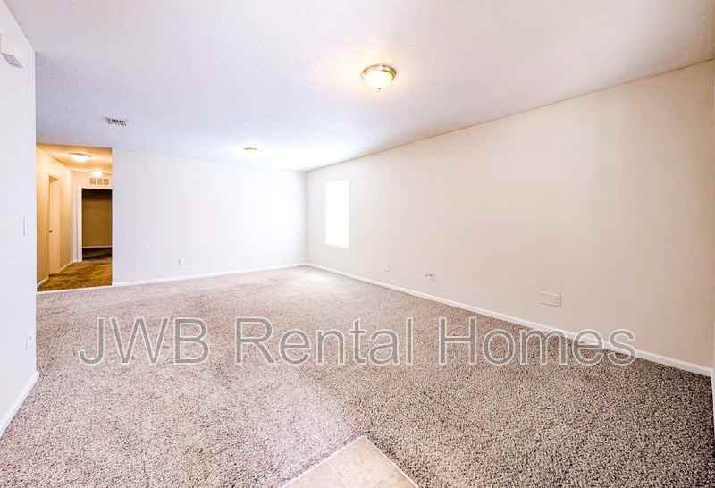 8727 Osteen St - Photo 4 of 16