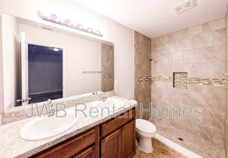 8727 Osteen St - Photo 7 of 16