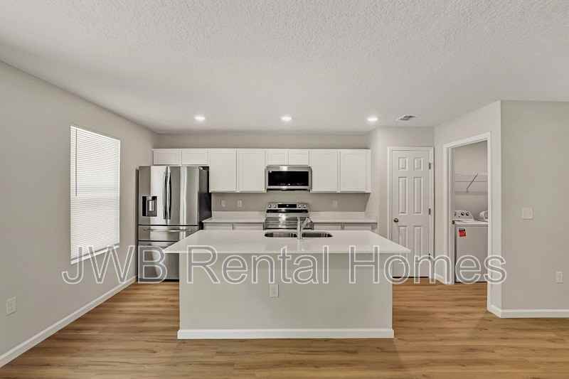 3205 Echo St - Photo 2 of 21
