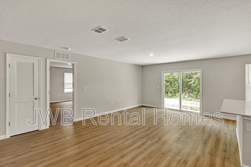 3205 Echo St - Photo 7 of 21