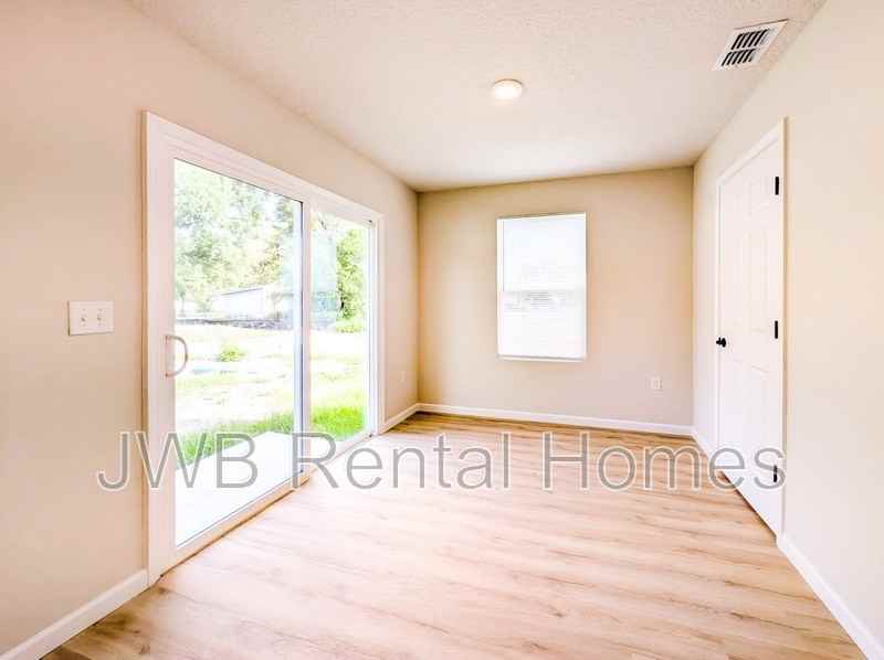 4296 Gilbert St - Photo 5 of 15