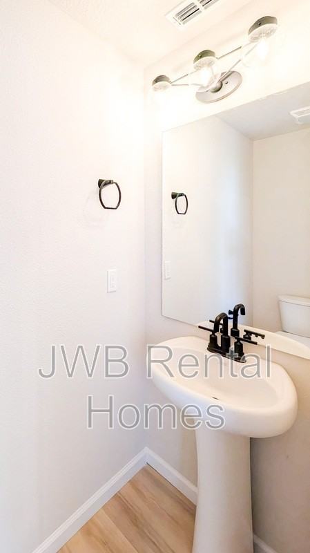 4296 Gilbert St - Photo 7 of 15