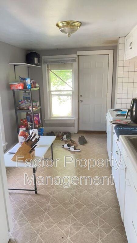 815 N 4th St - Photo 4 of 10