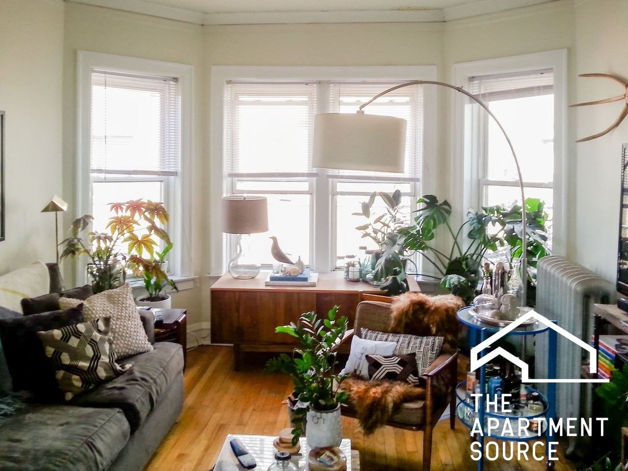 3914 N Pine Grove Ave #3E - Photo 3 of 18